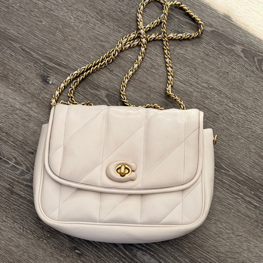 Elegant Cream Quilted Shoulder Bag